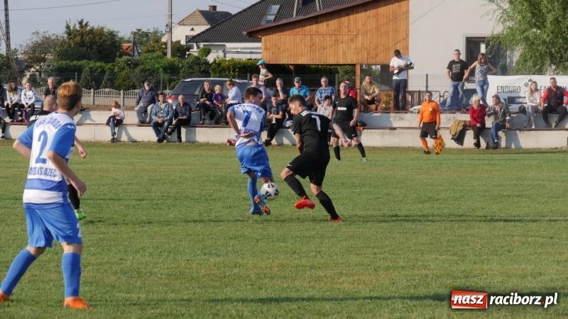 Zdjęcie w galerii na portalu naszraciborz.pl: Zawada Książęca pokonała Pawłów. Pierwsze punkty Zgody wiadomości z regionu