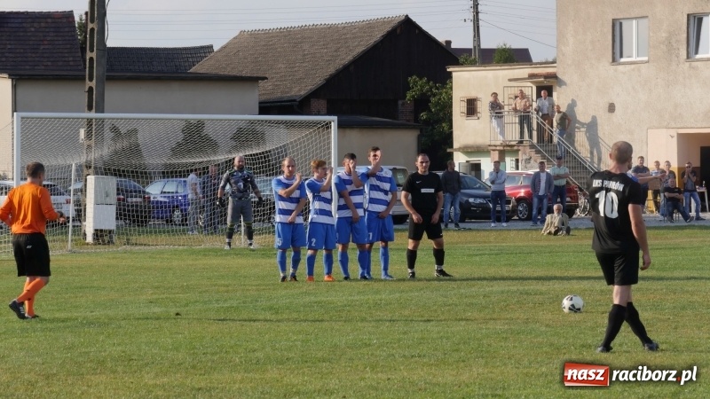Zdjęcie w galerii na portalu naszraciborz.pl: Zawada Książęca pokonała Pawłów. Pierwsze punkty Zgody wiadomości z regionu