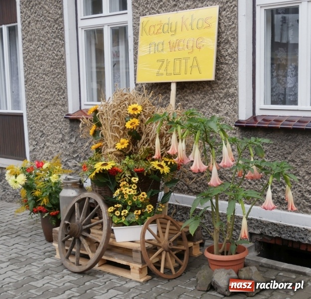 Zdjęcie w galerii na portalu naszraciborz.pl: Najpiękniejsze zagrody dożynkowe w Krzanowicach  wiadomości z regionu