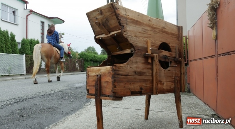 Zdjęcie w galerii na portalu naszraciborz.pl: Najpiękniejsze zagrody dożynkowe w Krzanowicach  wiadomości z regionu