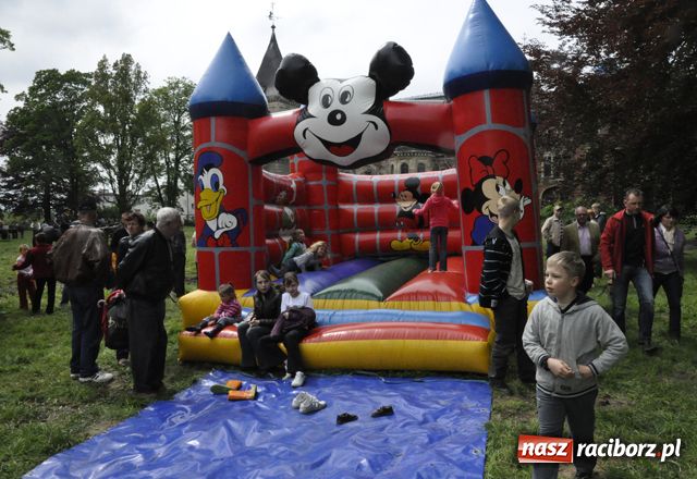 Zdjęcie w galerii na portalu naszraciborz.pl: Konna majówka pod zamkiem wiadomości z regionu