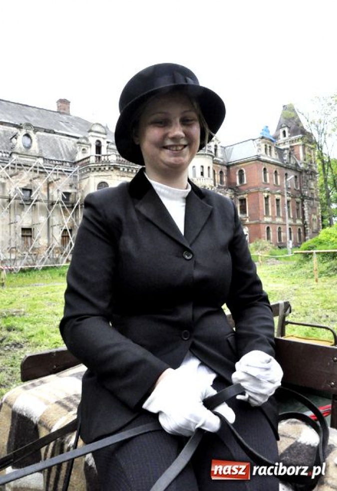 Zdjęcie w galerii na portalu naszraciborz.pl: Konna majówka pod zamkiem wiadomości z regionu