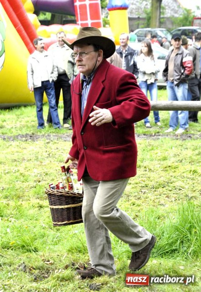 Zdjęcie w galerii na portalu naszraciborz.pl: Konna majówka pod zamkiem wiadomości z regionu