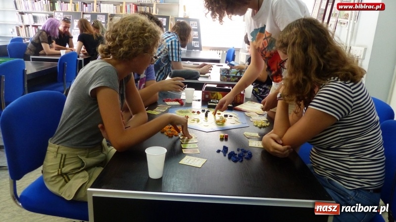 Zdjęcie w galerii na portalu naszraciborz.pl: Planszówki robią furorę w raciborskiej bibliotece  wiadomości z regionu