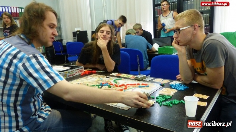 Zdjęcie w galerii na portalu naszraciborz.pl: Planszówki robią furorę w raciborskiej bibliotece  wiadomości z regionu