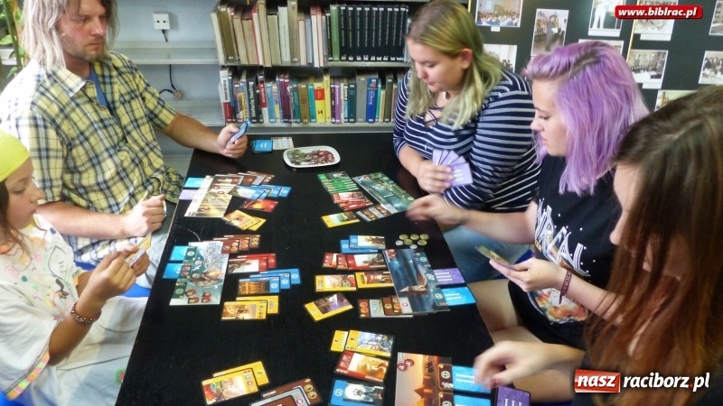 Zdjęcie w galerii na portalu naszraciborz.pl: Planszówki robią furorę w raciborskiej bibliotece  wiadomości z regionu