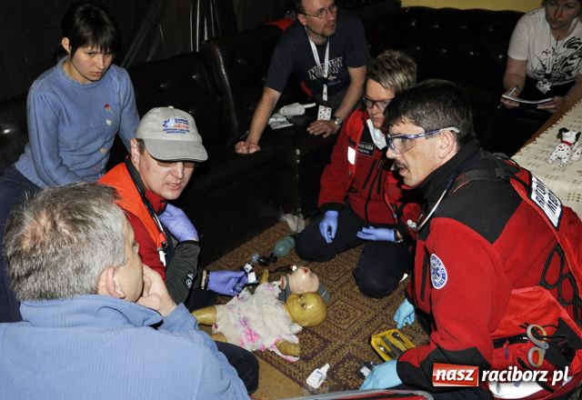 Zdjęcie w galerii na portalu naszraciborz.pl: Medycy ratowali dziecko z gorączką wiadomości z regionu