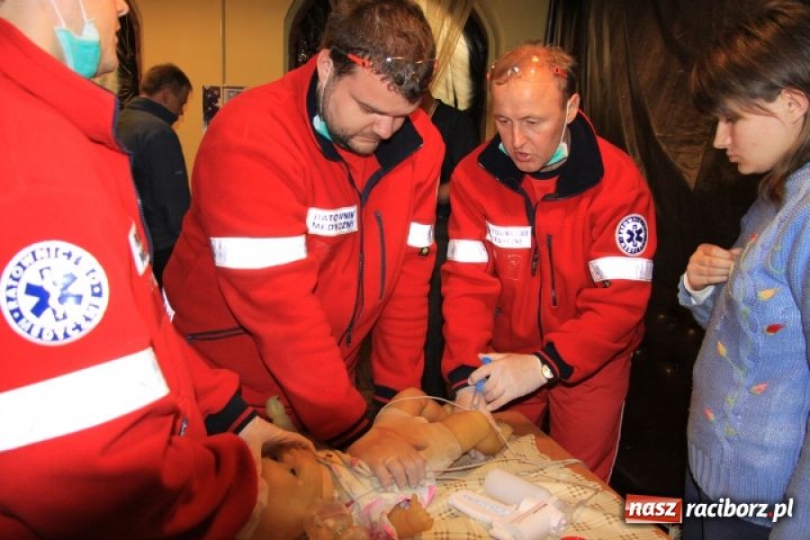 Zdjęcie w galerii na portalu naszraciborz.pl: Medycy ratowali dziecko z gorączką wiadomości z regionu