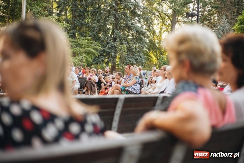 Zdjęcie w galerii na portalu naszraciborz.pl: Roztańczone lato ZPiT Strzecha im. Joli Rymszy wiadomości z regionu