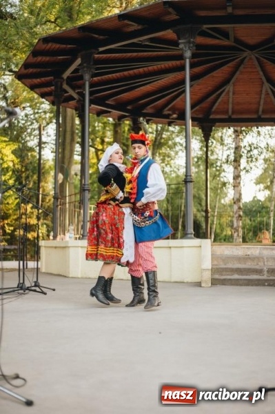 Zdjęcie w galerii na portalu naszraciborz.pl: Roztańczone lato ZPiT Strzecha im. Joli Rymszy wiadomości z regionu