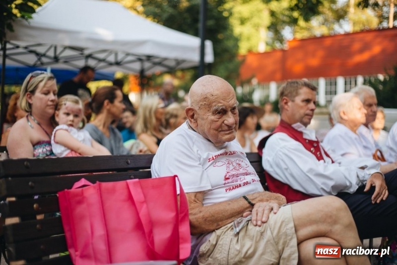 Zdjęcie w galerii na portalu naszraciborz.pl: Roztańczone lato ZPiT Strzecha im. Joli Rymszy wiadomości z regionu