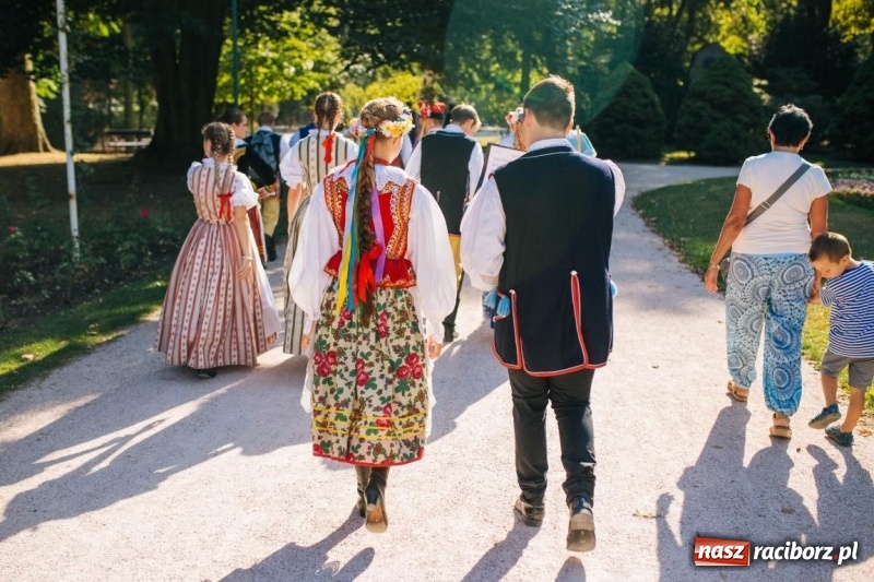 Zdjęcie w galerii na portalu naszraciborz.pl: Roztańczone lato ZPiT Strzecha im. Joli Rymszy wiadomości z regionu
