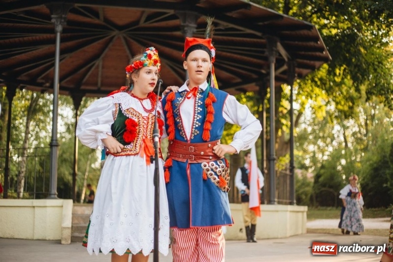 Zdjęcie w galerii na portalu naszraciborz.pl: Roztańczone lato ZPiT Strzecha im. Joli Rymszy wiadomości z regionu