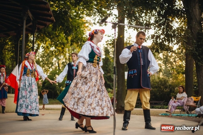 Zdjęcie w galerii na portalu naszraciborz.pl: Roztańczone lato ZPiT Strzecha im. Joli Rymszy wiadomości z regionu