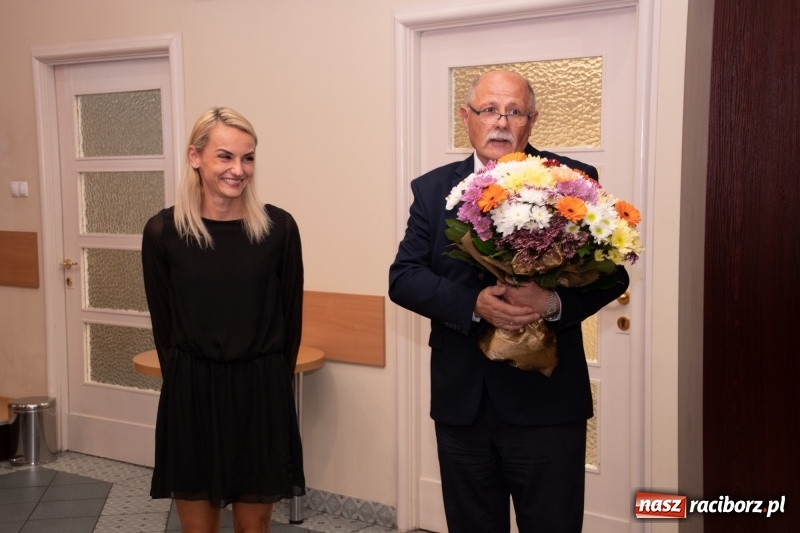 Zdjęcie w galerii na portalu naszraciborz.pl: Fotka z Justyną Święty-Ersetic na finał kadencji  wiadomości z regionu