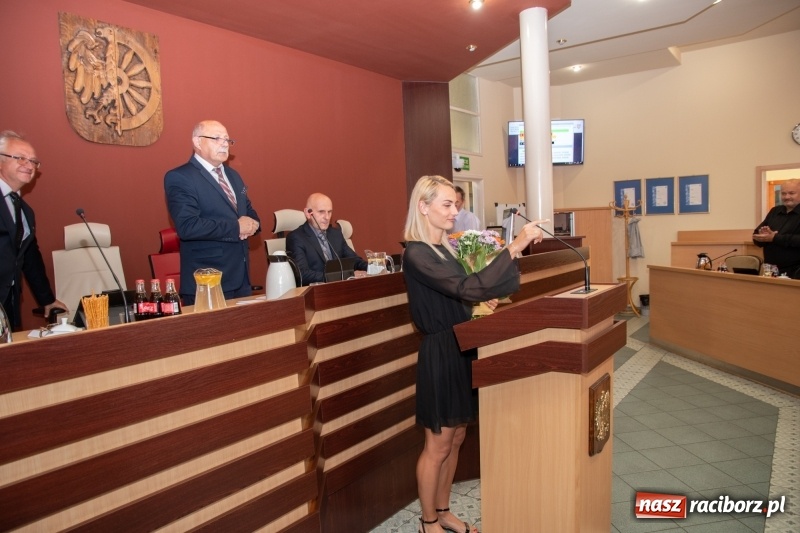 Zdjęcie w galerii na portalu naszraciborz.pl: Fotka z Justyną Święty-Ersetic na finał kadencji  wiadomości z regionu
