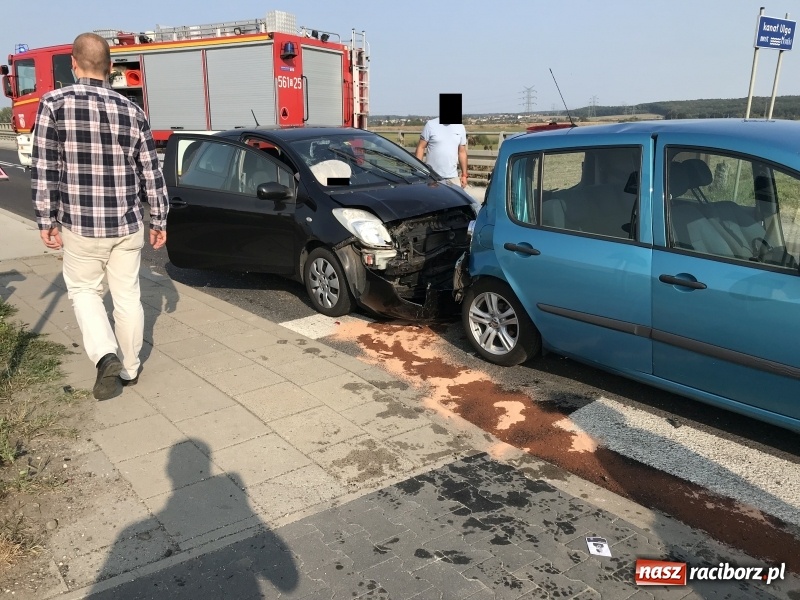 Zdjęcie w galerii na portalu naszraciborz.pl: Dwa zderzenia na mostach na Uldze zakorkowały Racibórz FOTO wiadomości z regionu