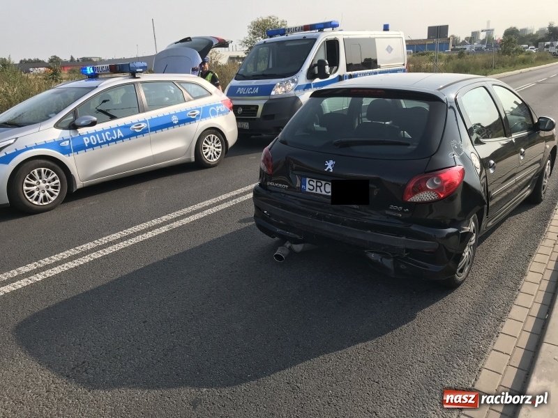Zdjęcie w galerii na portalu naszraciborz.pl: Dwa zderzenia na mostach na Uldze zakorkowały Racibórz FOTO wiadomości z regionu