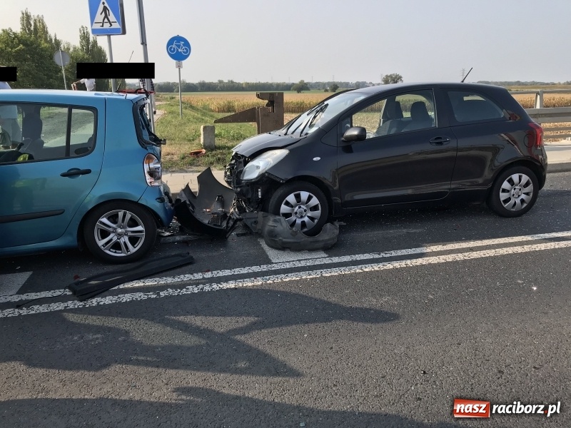 Zdjęcie w galerii na portalu naszraciborz.pl: Dwa zderzenia na mostach na Uldze zakorkowały Racibórz FOTO wiadomości z regionu