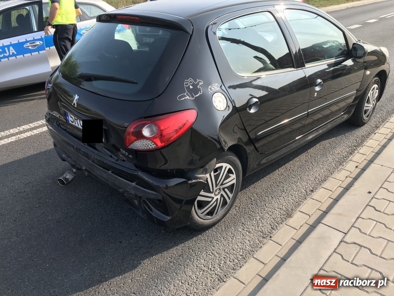 Zdjęcie w galerii na portalu naszraciborz.pl: Dwa zderzenia na mostach na Uldze zakorkowały Racibórz FOTO wiadomości z regionu