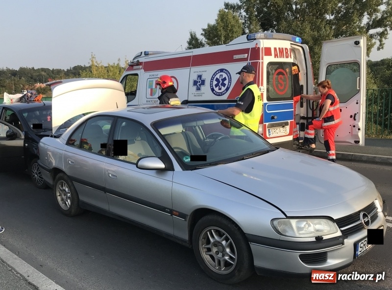 Zdjęcie w galerii na portalu naszraciborz.pl: Dwa zderzenia na mostach na Uldze zakorkowały Racibórz FOTO wiadomości z regionu