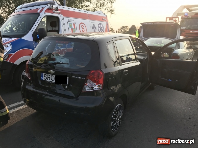 Zdjęcie w galerii na portalu naszraciborz.pl: Dwa zderzenia na mostach na Uldze zakorkowały Racibórz FOTO wiadomości z regionu