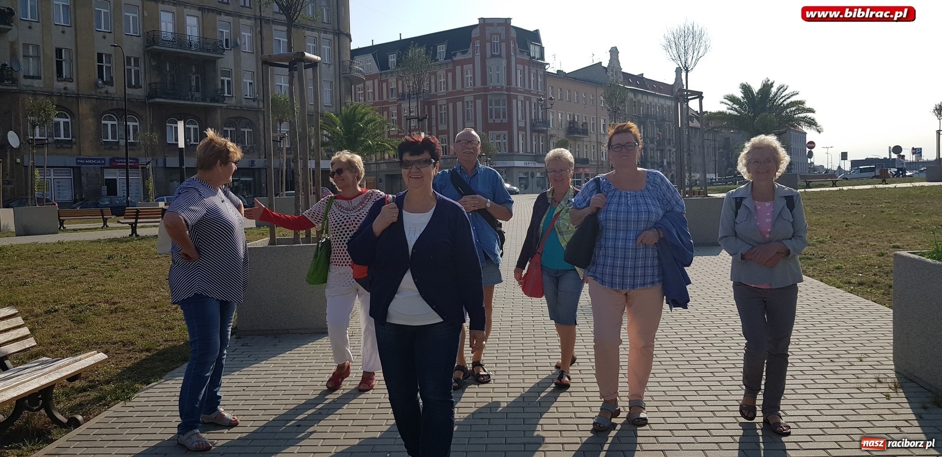 Zdjęcie w galerii na portalu naszraciborz.pl: Klub Przyjaciół Biblioteki na Ostrogu z wizytą w Palmiarni w Gliwicach wiadomości z regionu