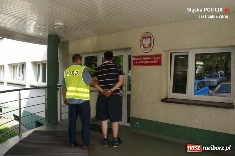 Zdjęcie w galerii na portalu naszraciborz.pl: Transgraniczny pościg. 29-latek miał środki odurzające i broń gazową  wiadomości z regionu