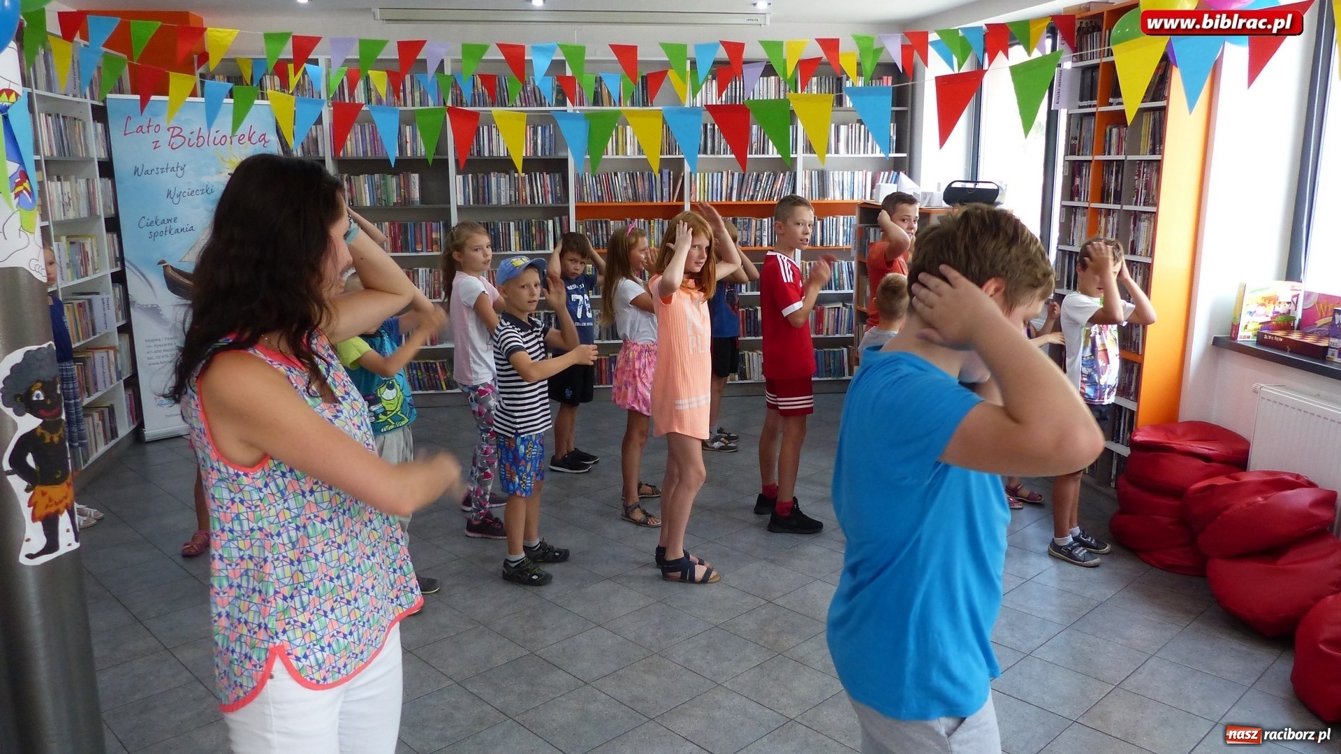 Zdjęcie w galerii na portalu naszraciborz.pl: Bal, tort i film na wielki finał Lata z biblioteką  wiadomości z regionu