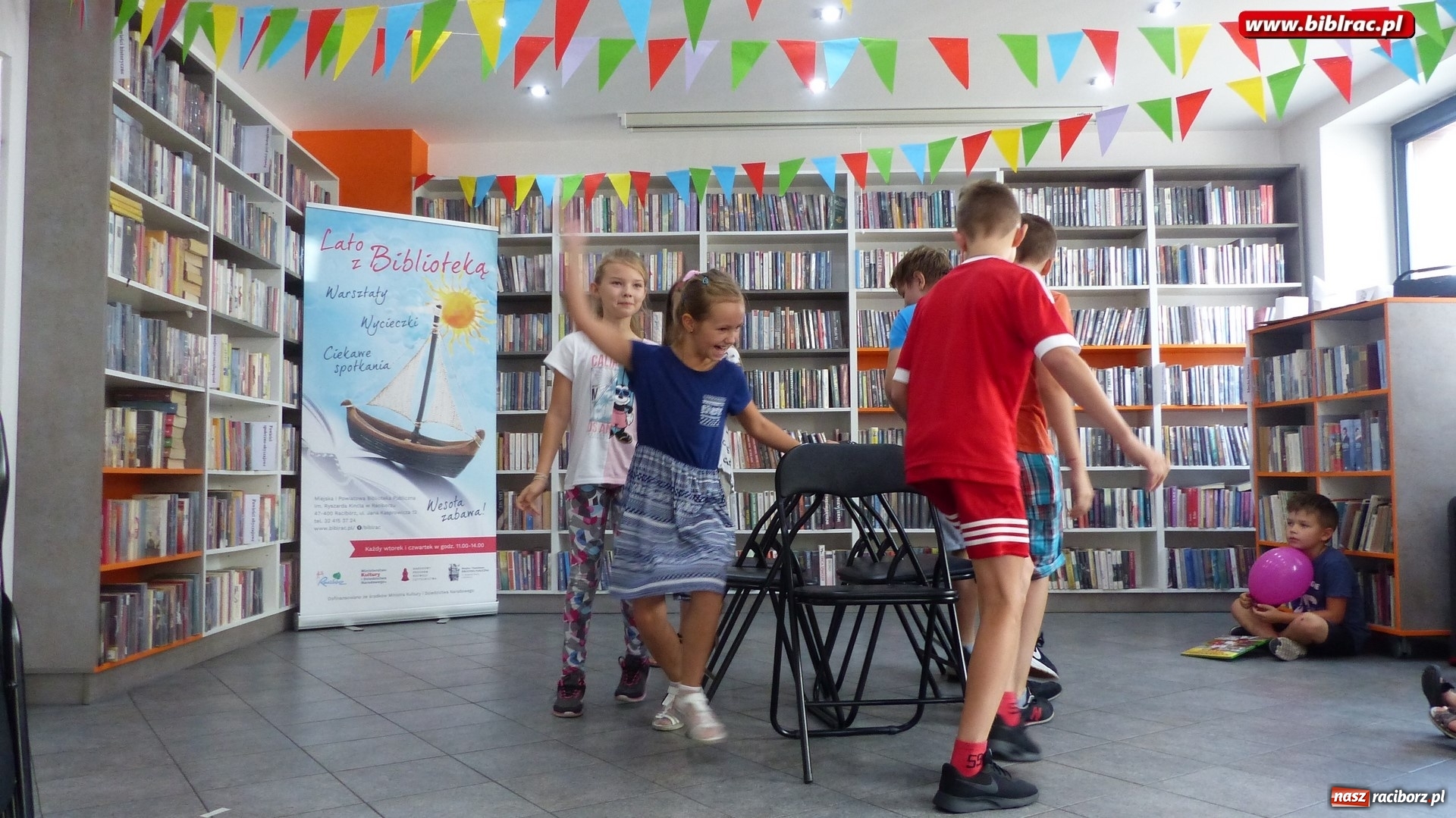 Zdjęcie w galerii na portalu naszraciborz.pl: Bal, tort i film na wielki finał Lata z biblioteką  wiadomości z regionu