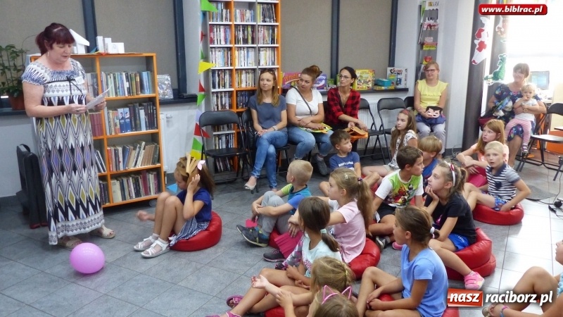 Zdjęcie w galerii na portalu naszraciborz.pl: Bal, tort i film na wielki finał Lata z biblioteką  wiadomości z regionu
