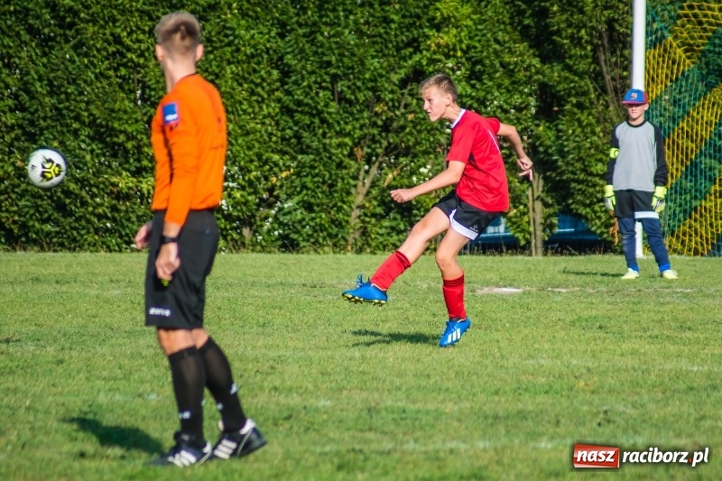 Zdjęcie w galerii na portalu naszraciborz.pl: Trampkarze zainaugurowali sezon. Komplet punktów pojechał do Cyprzanowa wiadomości z regionu