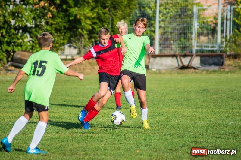 Zdjęcie w galerii na portalu naszraciborz.pl: Trampkarze zainaugurowali sezon. Komplet punktów pojechał do Cyprzanowa wiadomości z regionu