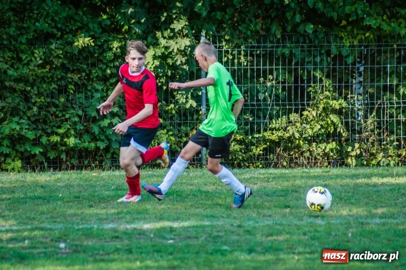 Zdjęcie w galerii na portalu naszraciborz.pl: Trampkarze zainaugurowali sezon. Komplet punktów pojechał do Cyprzanowa wiadomości z regionu