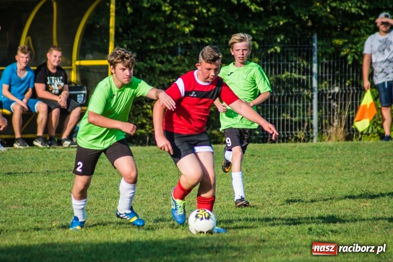 Zdjęcie w galerii na portalu naszraciborz.pl: Trampkarze zainaugurowali sezon. Komplet punktów pojechał do Cyprzanowa wiadomości z regionu