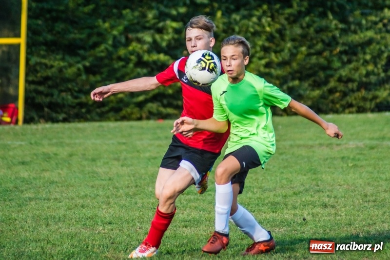 Zdjęcie w galerii na portalu naszraciborz.pl: Trampkarze zainaugurowali sezon. Komplet punktów pojechał do Cyprzanowa wiadomości z regionu