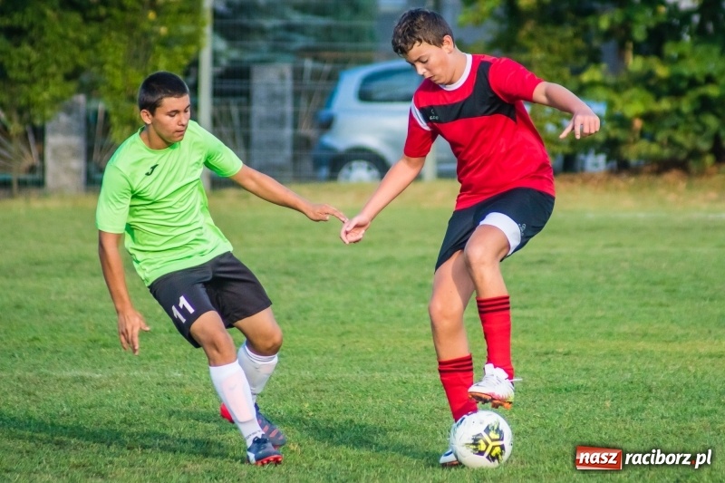 Zdjęcie w galerii na portalu naszraciborz.pl: Trampkarze zainaugurowali sezon. Komplet punktów pojechał do Cyprzanowa wiadomości z regionu