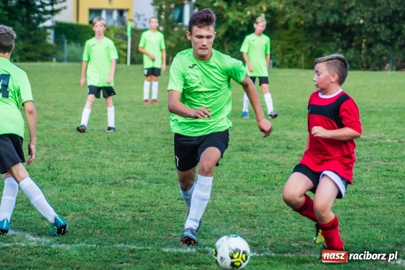 Zdjęcie w galerii na portalu naszraciborz.pl: Trampkarze zainaugurowali sezon. Komplet punktów pojechał do Cyprzanowa wiadomości z regionu