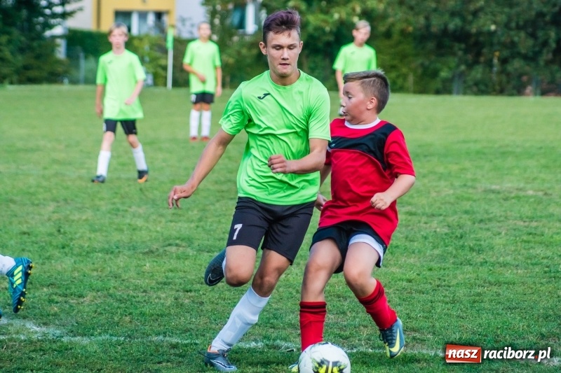 Zdjęcie w galerii na portalu naszraciborz.pl: Trampkarze zainaugurowali sezon. Komplet punktów pojechał do Cyprzanowa wiadomości z regionu