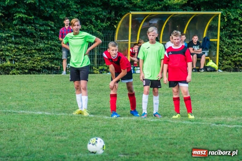 Zdjęcie w galerii na portalu naszraciborz.pl: Trampkarze zainaugurowali sezon. Komplet punktów pojechał do Cyprzanowa wiadomości z regionu