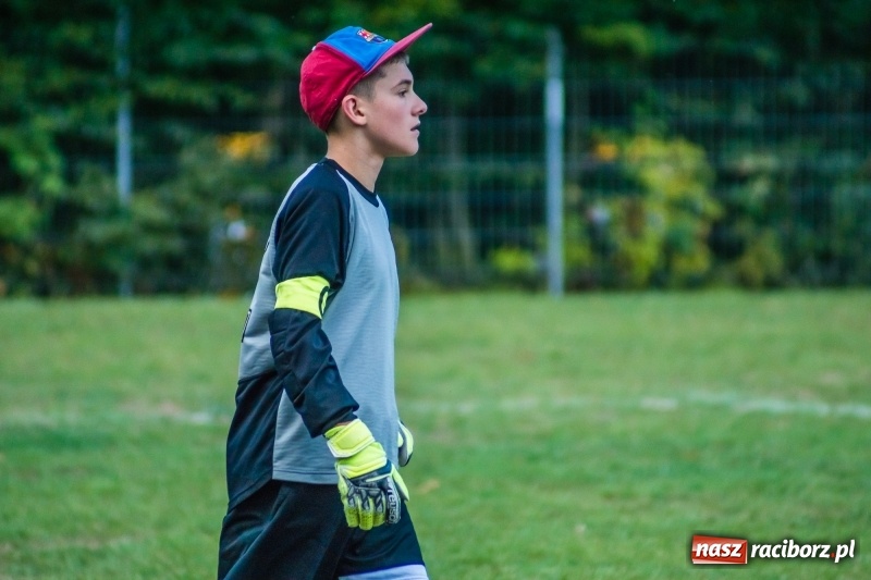 Zdjęcie w galerii na portalu naszraciborz.pl: Trampkarze zainaugurowali sezon. Komplet punktów pojechał do Cyprzanowa wiadomości z regionu