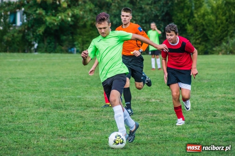 Zdjęcie w galerii na portalu naszraciborz.pl: Trampkarze zainaugurowali sezon. Komplet punktów pojechał do Cyprzanowa wiadomości z regionu