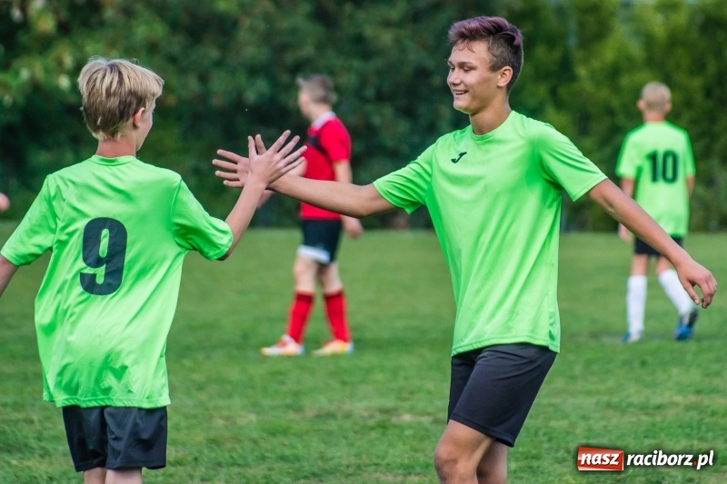 Zdjęcie w galerii na portalu naszraciborz.pl: Trampkarze zainaugurowali sezon. Komplet punktów pojechał do Cyprzanowa wiadomości z regionu