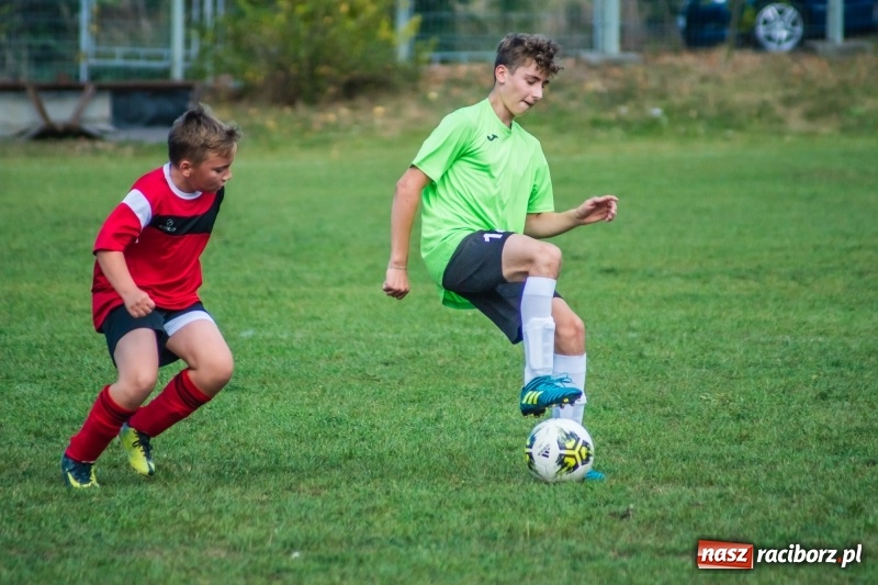 Zdjęcie w galerii na portalu naszraciborz.pl: Trampkarze zainaugurowali sezon. Komplet punktów pojechał do Cyprzanowa wiadomości z regionu