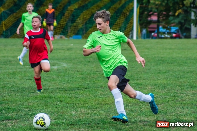 Zdjęcie w galerii na portalu naszraciborz.pl: Trampkarze zainaugurowali sezon. Komplet punktów pojechał do Cyprzanowa wiadomości z regionu