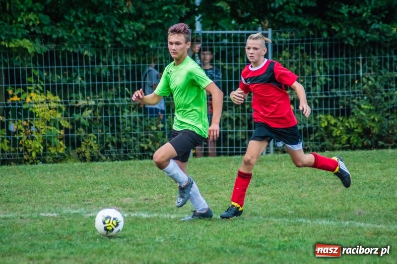 Zdjęcie w galerii na portalu naszraciborz.pl: Trampkarze zainaugurowali sezon. Komplet punktów pojechał do Cyprzanowa wiadomości z regionu