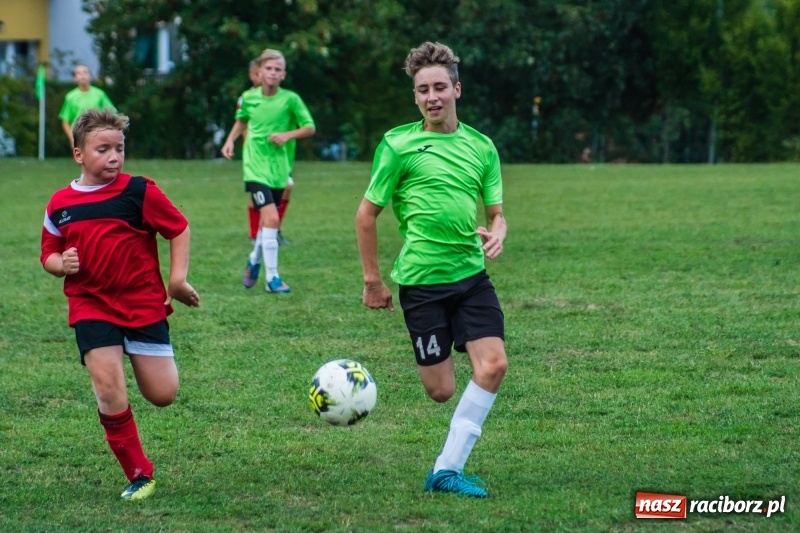 Zdjęcie w galerii na portalu naszraciborz.pl: Trampkarze zainaugurowali sezon. Komplet punktów pojechał do Cyprzanowa wiadomości z regionu