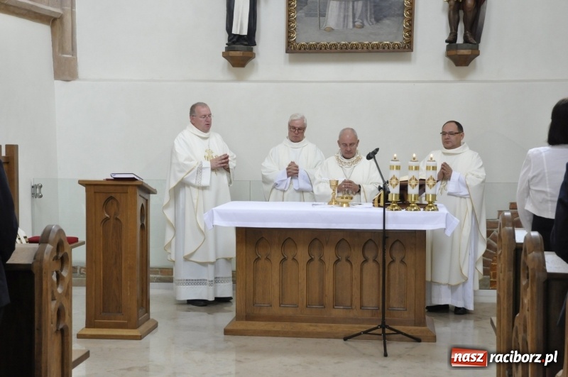 Zdjęcie w galerii na portalu naszraciborz.pl: W Raciborzu rozpoczęło działalność Diecezjalne Liceum Ogólnokształcące  wiadomości z regionu