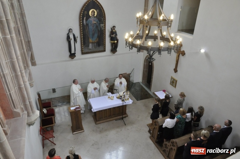 Zdjęcie w galerii na portalu naszraciborz.pl: W Raciborzu rozpoczęło działalność Diecezjalne Liceum Ogólnokształcące  wiadomości z regionu