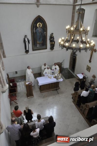 Zdjęcie w galerii na portalu naszraciborz.pl: W Raciborzu rozpoczęło działalność Diecezjalne Liceum Ogólnokształcące  wiadomości z regionu